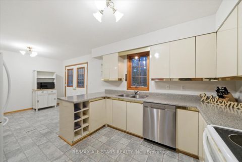 Photo 14 at 62 Evelyn Avenue, Historic Lakeshore Communities, Georgina