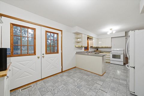 Photo 16 at 62 Evelyn Avenue, Historic Lakeshore Communities, Georgina