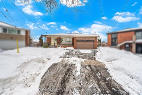 Photo 1 at 15 Debby Court, Pelmo Park W4, Toronto