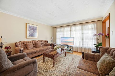 Photo 7 at 15 Debby Court, Pelmo Park W4, Toronto