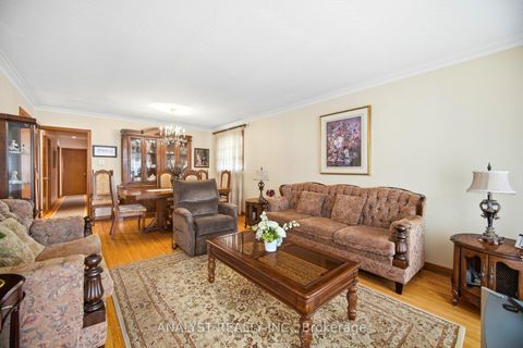 Photo 9 at 15 Debby Court, Pelmo Park W4, Toronto