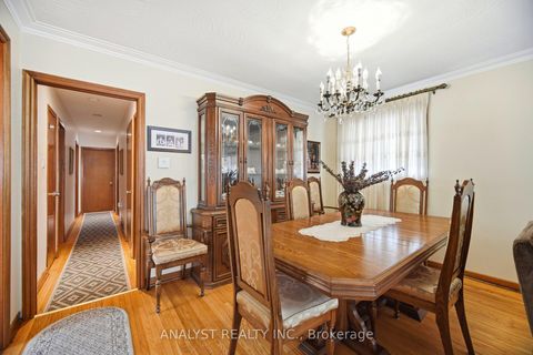 Photo 10 at 15 Debby Court, Pelmo Park W4, Toronto