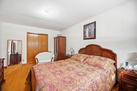 Photo 20 at 15 Debby Court, Pelmo Park W4, Toronto