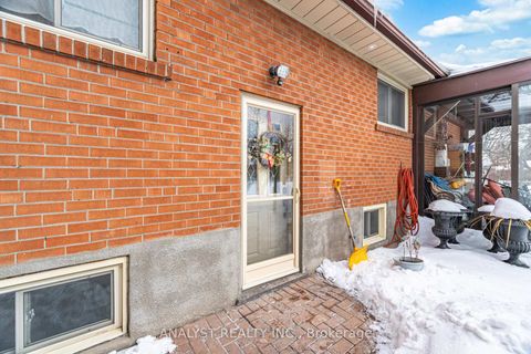 Photo 28 at 15 Debby Court, Pelmo Park W4, Toronto