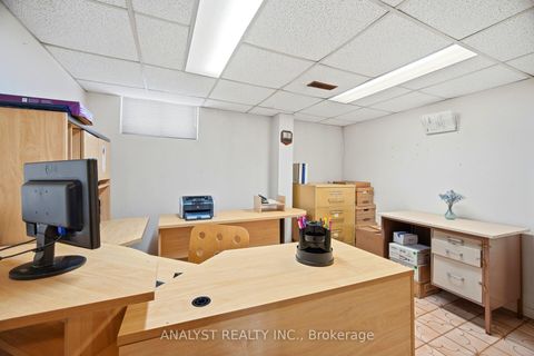 Photo 39 at 15 Debby Court, Pelmo Park W4, Toronto