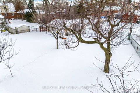 Photo 44 at 15 Debby Court, Pelmo Park W4, Toronto