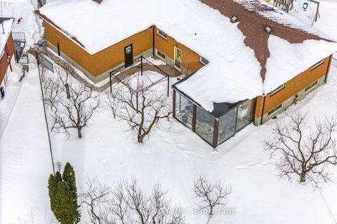 Photo 49 at 15 Debby Court, Pelmo Park W4, Toronto