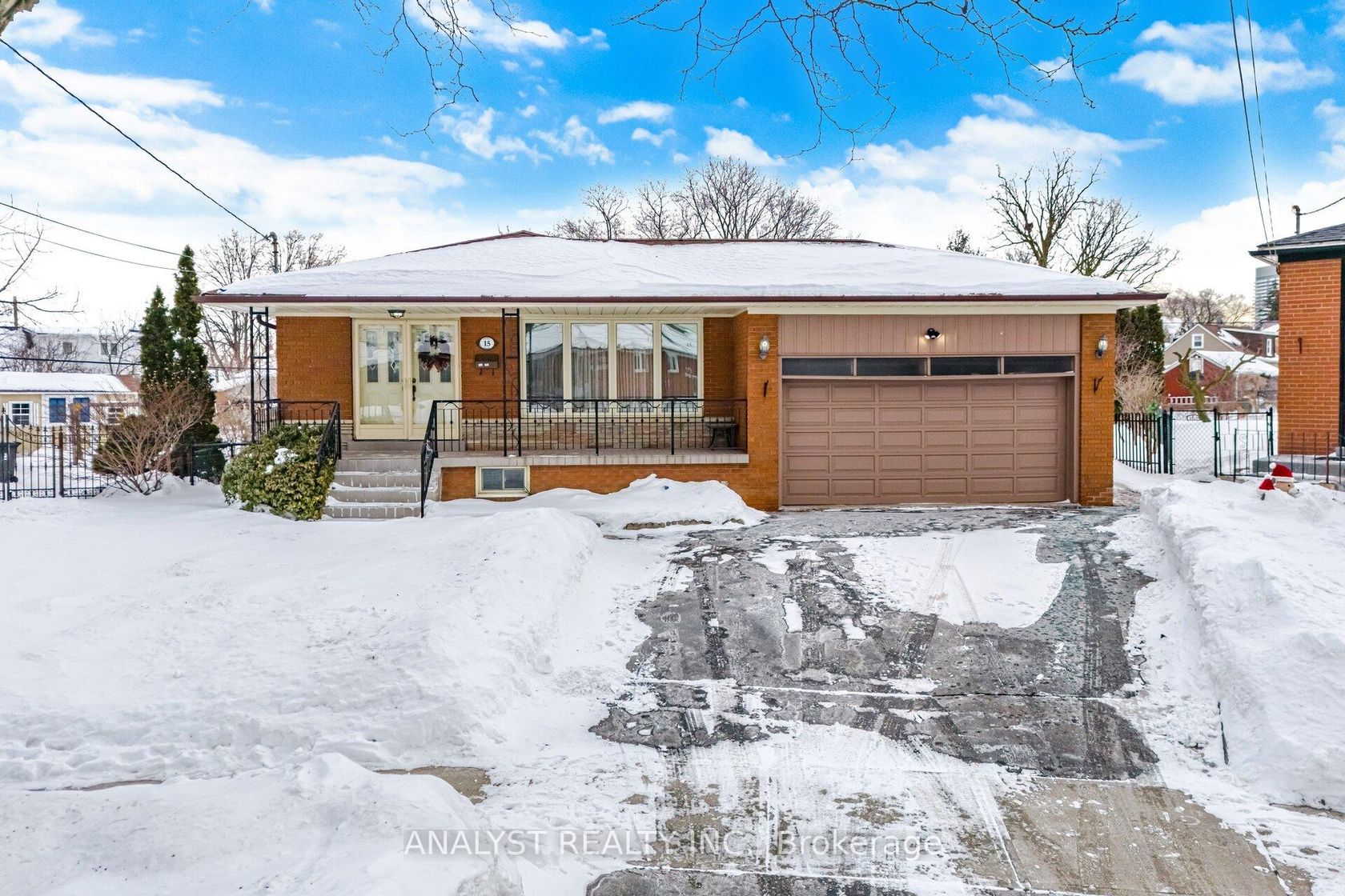 15 Debby Court, Pelmo Park W4, Toronto 