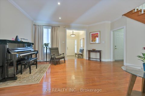 Photo 3 at 9 O'hara Crescent, Jefferson, Richmond Hill