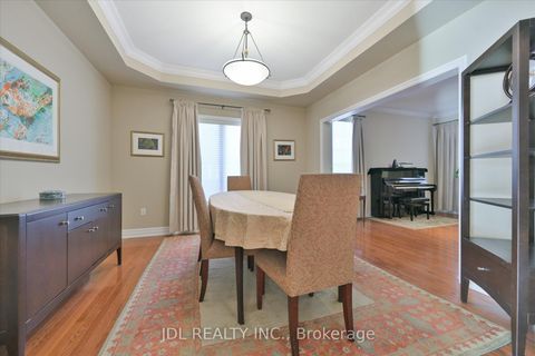 Photo 4 at 9 O'hara Crescent, Jefferson, Richmond Hill