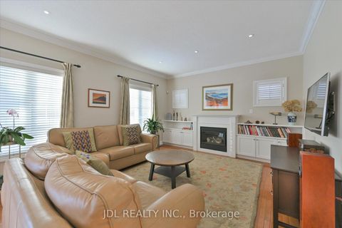 Photo 5 at 9 O'hara Crescent, Jefferson, Richmond Hill