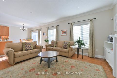 Photo 6 at 9 O'hara Crescent, Jefferson, Richmond Hill