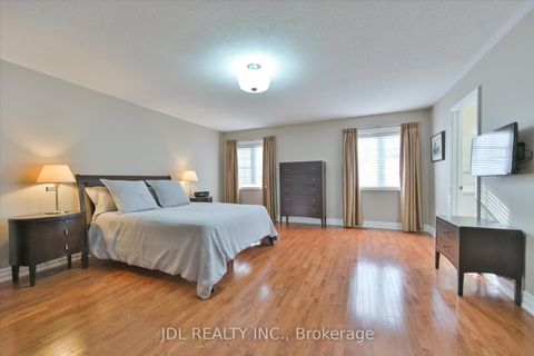 Photo 12 at 9 O'hara Crescent, Jefferson, Richmond Hill