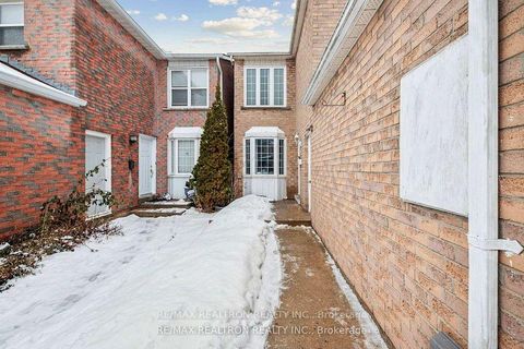 Photo 5 at 77 Mansewood Gardens, West Hill, Toronto