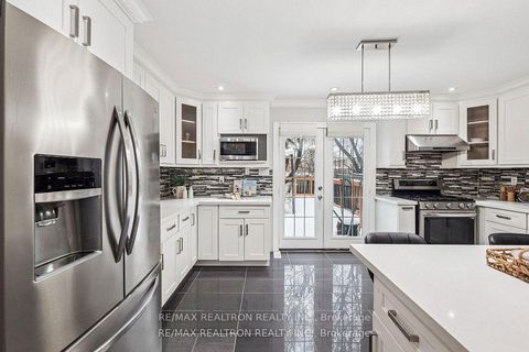 Photo 18 at 77 Mansewood Gardens, West Hill, Toronto