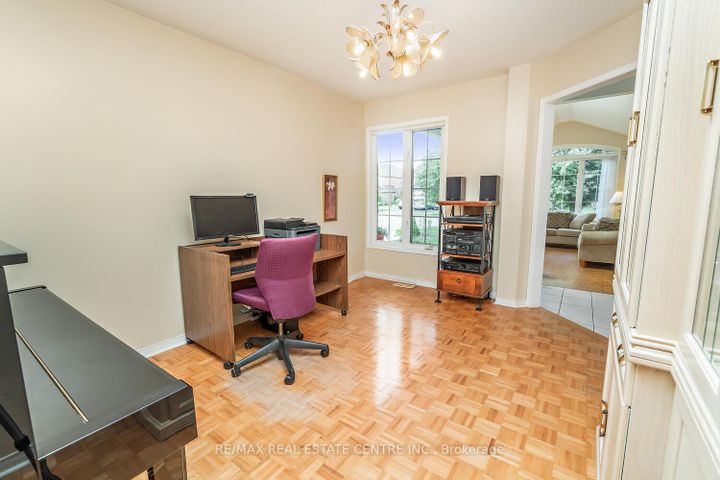 Photo 11 at 7 Curry Crescent, Georgetown, Halton Hills