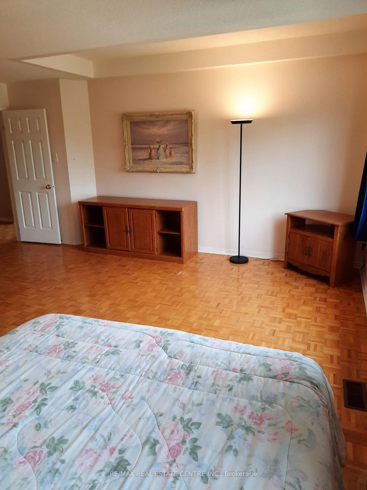 Photo 19 at 7 Curry Crescent, Georgetown, Halton Hills