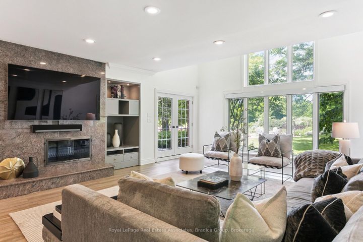 Photo 9 at 19 Lorraine Gardens, City Centre West, Toronto