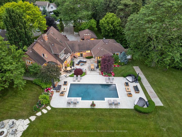 Photo 36 at 19 Lorraine Gardens, City Centre West, Toronto