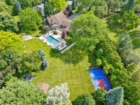 Photo 1 at 19 Lorraine Gardens, City Centre West, Toronto