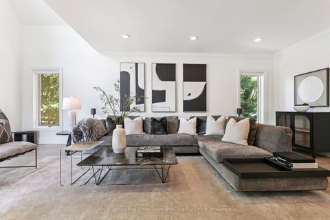 Photo 10 at 19 Lorraine Gardens, City Centre West, Toronto