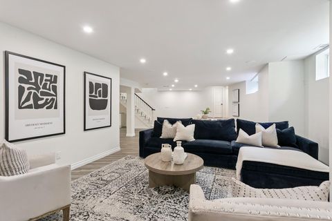 Photo 32 at 19 Lorraine Gardens, City Centre West, Toronto