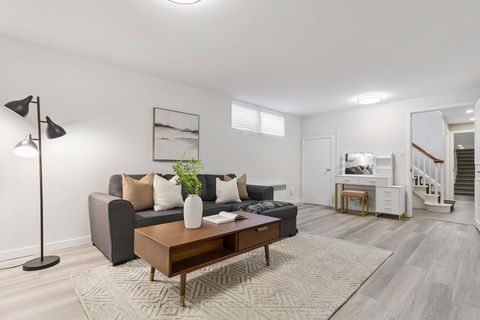 Photo 34 at 19 Lorraine Gardens, City Centre West, Toronto