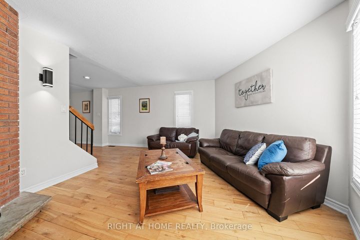 Photo 19 at 7027 Estoril Road, Meadowvale, Mississauga