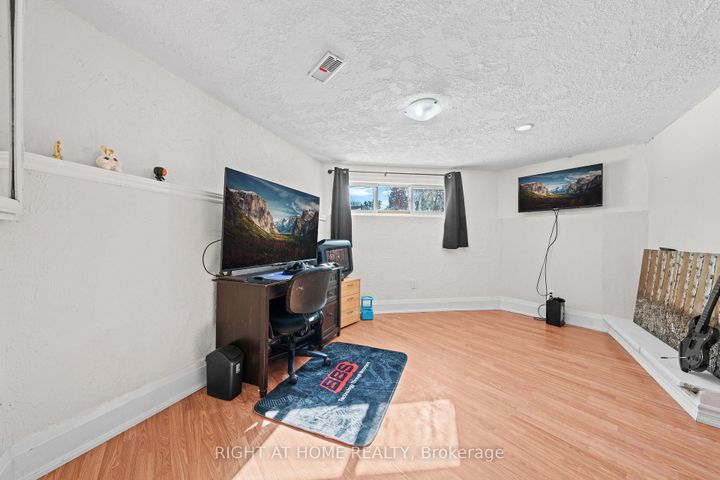 Photo 34 at 7027 Estoril Road, Meadowvale, Mississauga