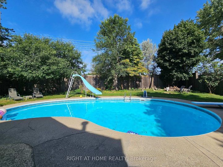 Photo 43 at 7027 Estoril Road, Meadowvale, Mississauga