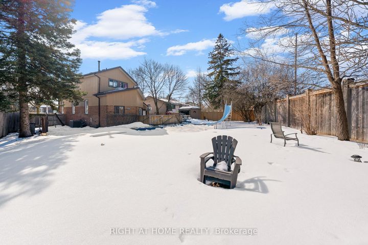 Photo 45 at 7027 Estoril Road, Meadowvale, Mississauga
