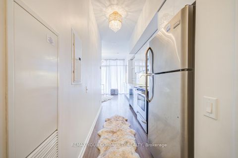 Photo 4 at 812 - 105 The Queensway, Swansea, Toronto