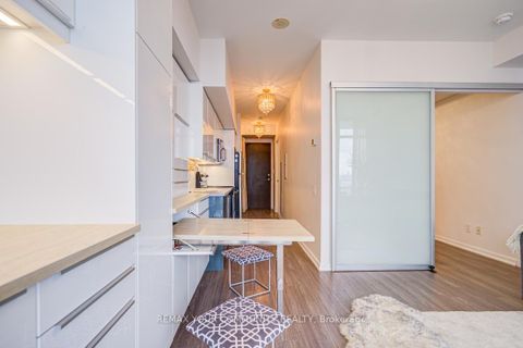 Photo 7 at 812 - 105 The Queensway, Swansea, Toronto