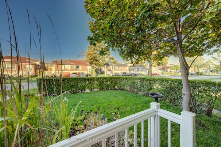 Photo 2 at 400 Cherokee Boulevard, Pleasant View, Toronto