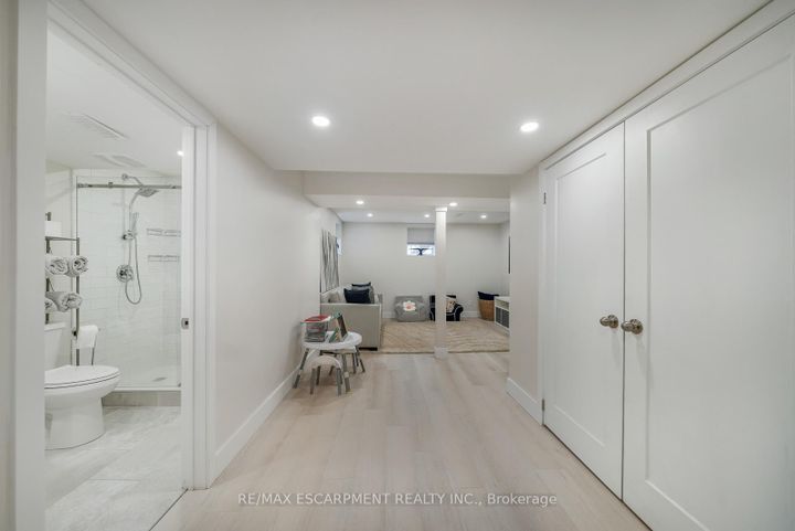 Photo 37 at 315 HUMPHREY Street, Waterdown, Hamilton