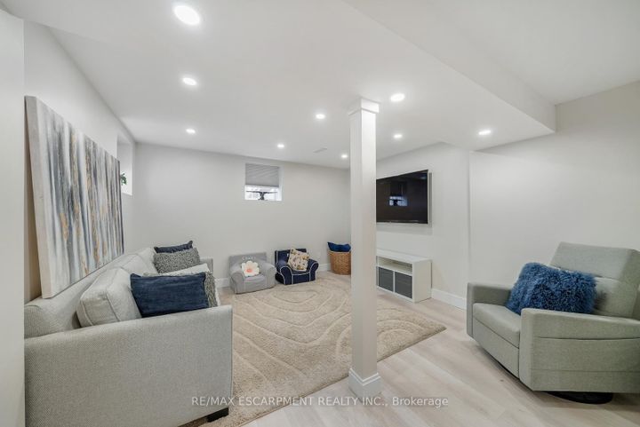 Photo 38 at 315 HUMPHREY Street, Waterdown, Hamilton