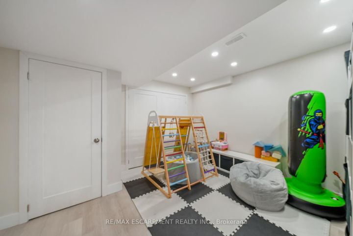 Photo 41 at 315 HUMPHREY Street, Waterdown, Hamilton