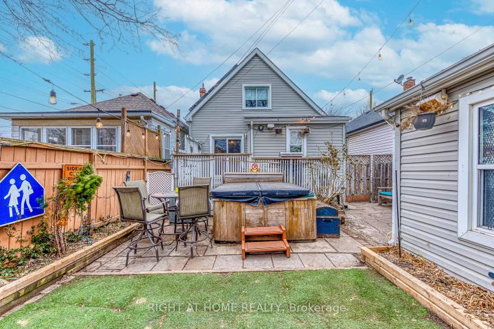 Photo 4 at 64 Wexford Avenue N, Crown Point, Hamilton