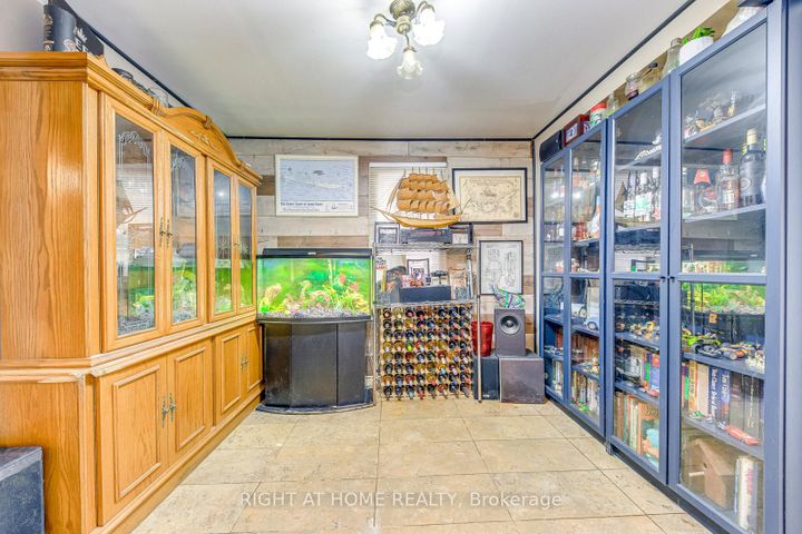 Photo 18 at 64 Wexford Avenue N, Crown Point, Hamilton