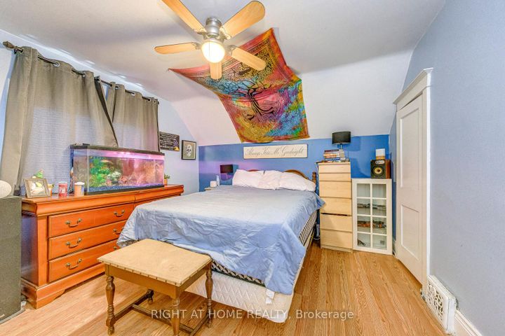 Photo 23 at 64 Wexford Avenue N, Crown Point, Hamilton