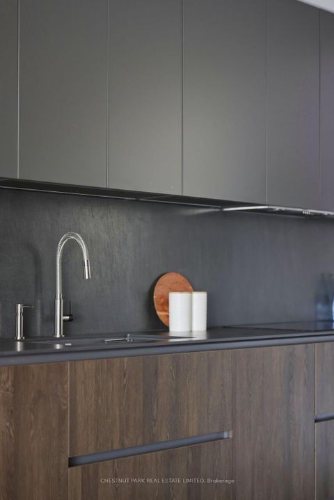 Photo 12 at 327 - 40 Oaklands Avenue, St. Clair, Toronto