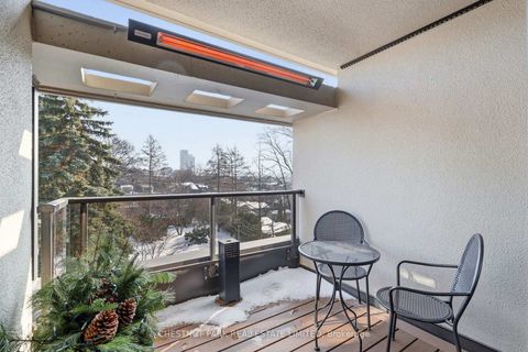Photo 14 at 327 - 40 Oaklands Avenue, St. Clair, Toronto