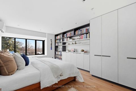 Photo 19 at 327 - 40 Oaklands Avenue, St. Clair, Toronto