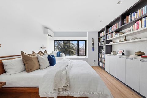 Photo 20 at 327 - 40 Oaklands Avenue, St. Clair, Toronto