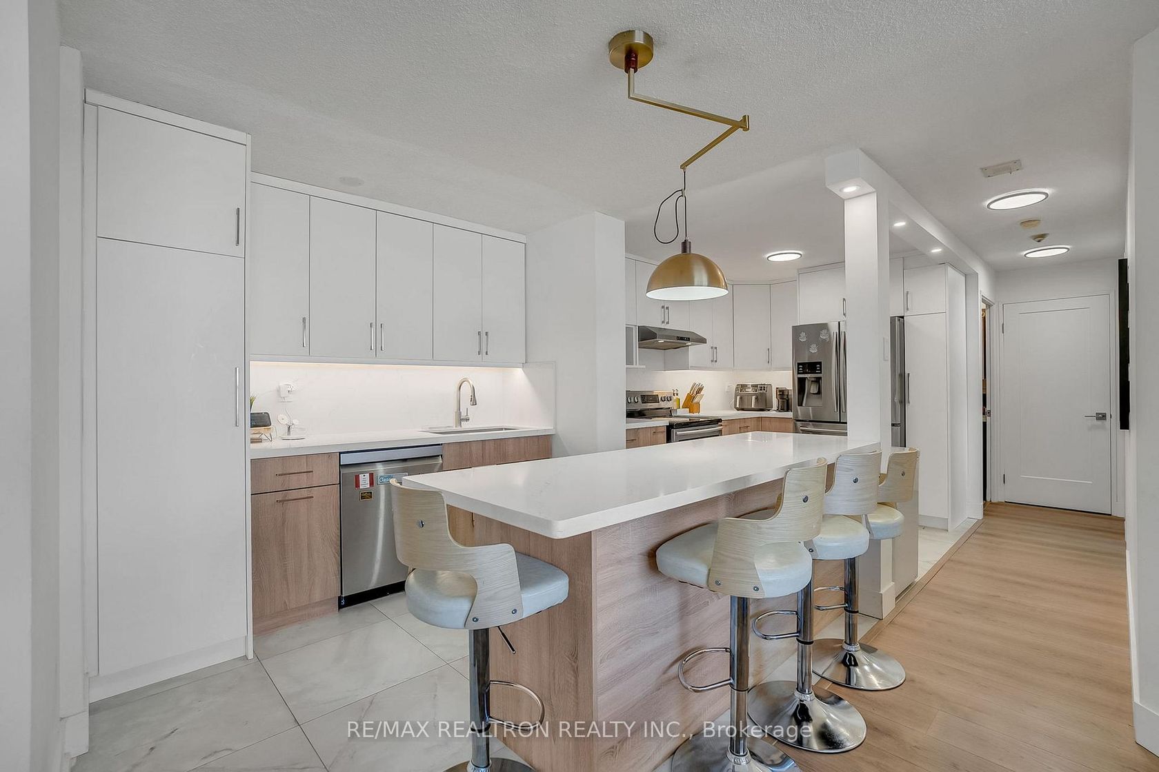 1713 - 4185 Shipp Drive, City Centre, Mississauga 