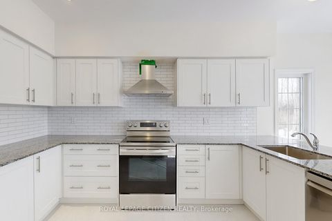 Photo 7 at 129 Cliff Thompson Crescent, Sutton & Jackson's Point, Georgina