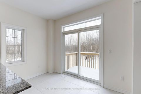 Photo 10 at 129 Cliff Thompson Crescent, Sutton & Jackson's Point, Georgina