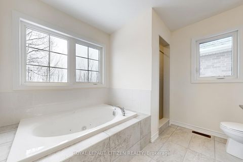 Photo 18 at 129 Cliff Thompson Crescent, Sutton & Jackson's Point, Georgina