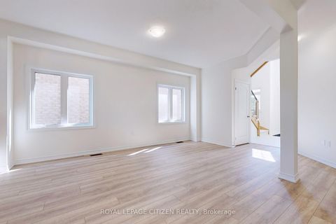 Photo 7 at 140 Hawkins Street, Sutton & Jackson's Point, Georgina