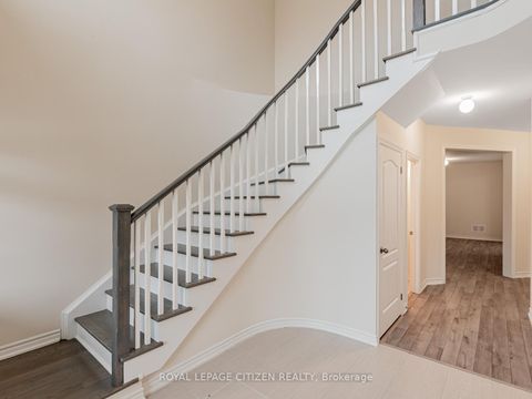 Photo 4 at 7 Jeanne Pynn Avenue, Sutton & Jackson's Point, Georgina